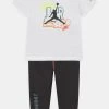 Jordan SLIME VORTEX STACK PANT SET UNISEX - Camiseta Estampada - Black, Unisexo