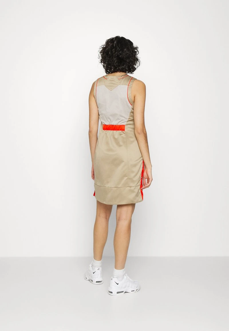 Jordan NEW CLASSICS DRESS - Vestido Informal - Khaki/moon Particle/brushed Silver , Mujer - Imagen 3
