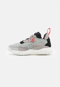 Jordan DELTA 2 UNISEX - Zapatillas - Grey Fog/black/sail/college Grey/laser Crimson/summit White , Unisexo