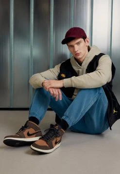 AIR JORDAN 1 MID SE - Zapatillas Altas - Dark Chocolate/crimson Bliss/archaeo Brown/black/sail , Hombre