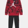 Jordan ESSENTIALS SET - Chándal - Gym Red , Niños