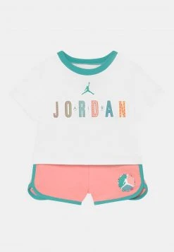 Jordan GIRLS SET - Shorts - Bleached Coral , Niños
