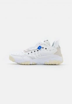 Jordan DELTA 2 UNISEX - Zapatillas - White/black/sail/pure Platinum/total Orange/racer Blue , Unisexo