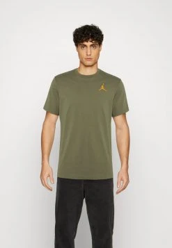Jordan JUMPMAN CREW - Camiseta Básica - Medium Olive/light Curry , Hombre