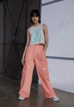 Jordan ESSEN UTILITY PANT - Pantalones Cargo - Crimson Bliss , Mujer